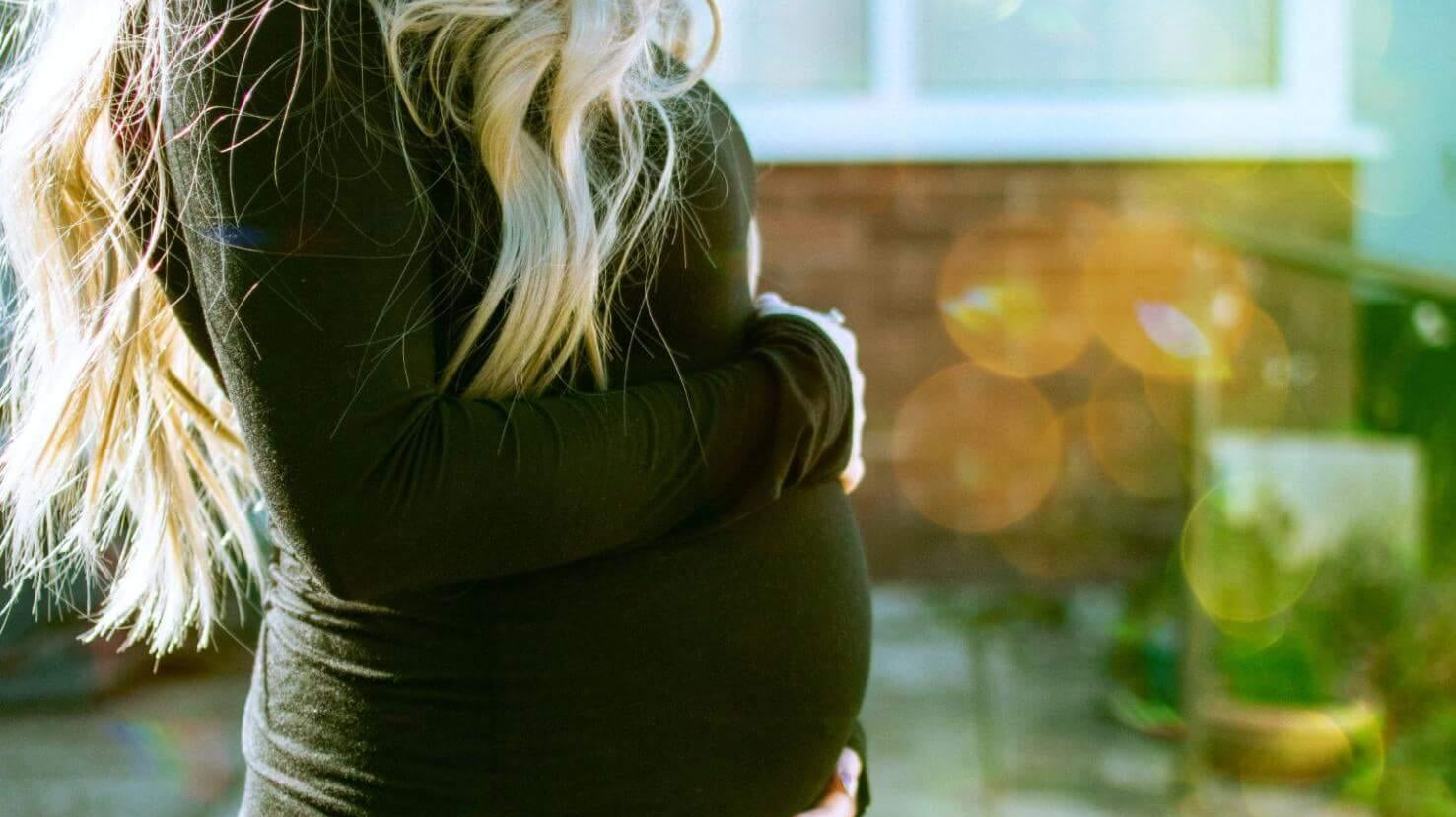 Tight Fitting Clothes While Pregnant Can Cause Problems