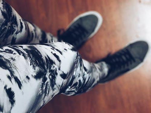 Alt Text: black and white workout leggings