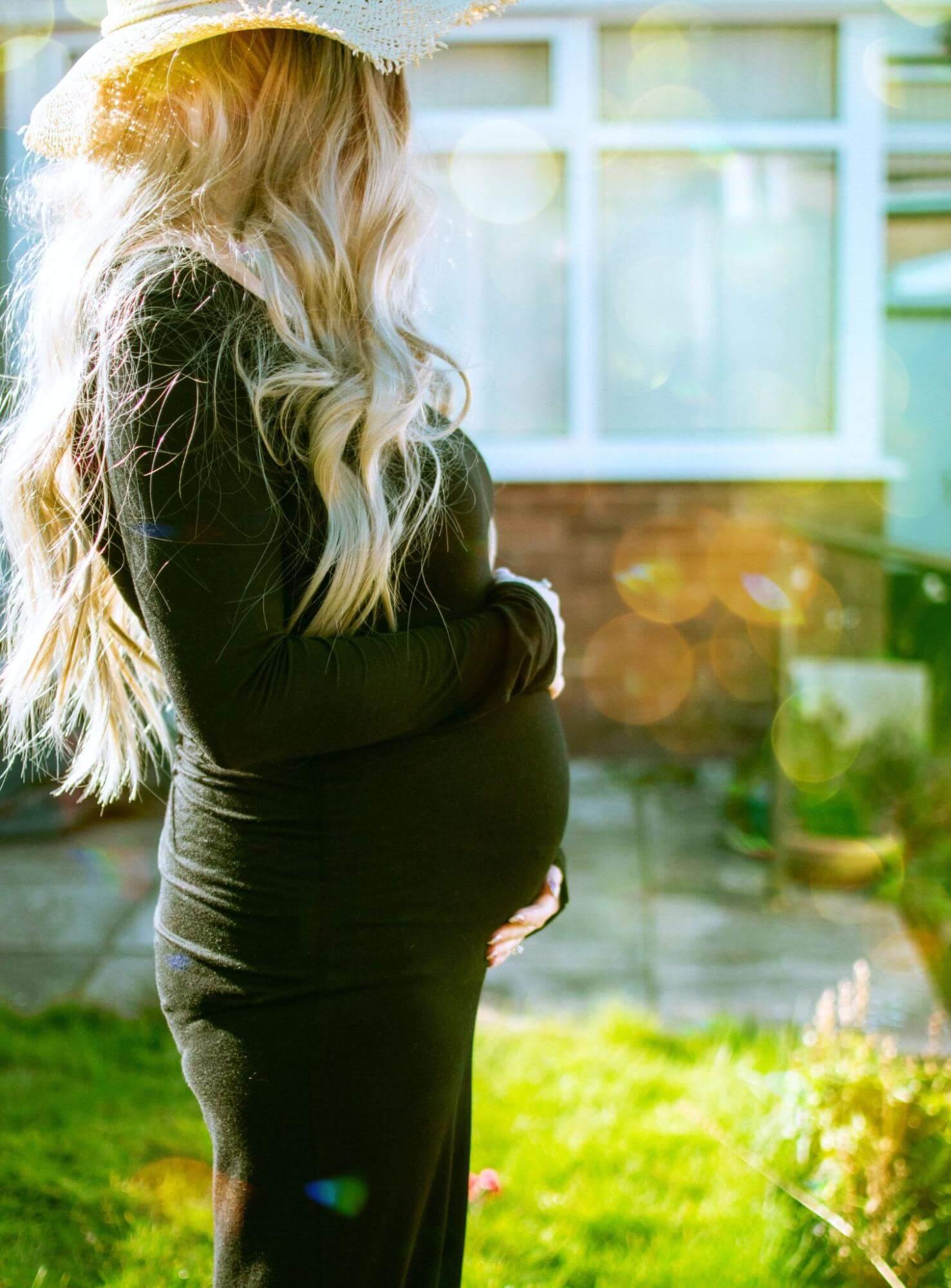Tight Fitting Clothes While Pregnant Can Cause Problems